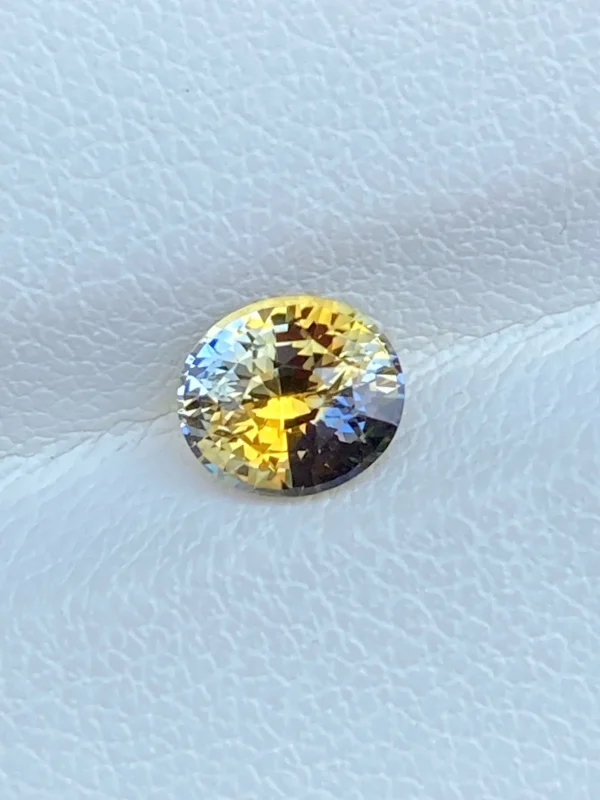 bi color sapphire 1.30ct