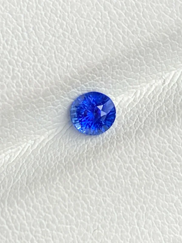 blue sapphire 0.60ct