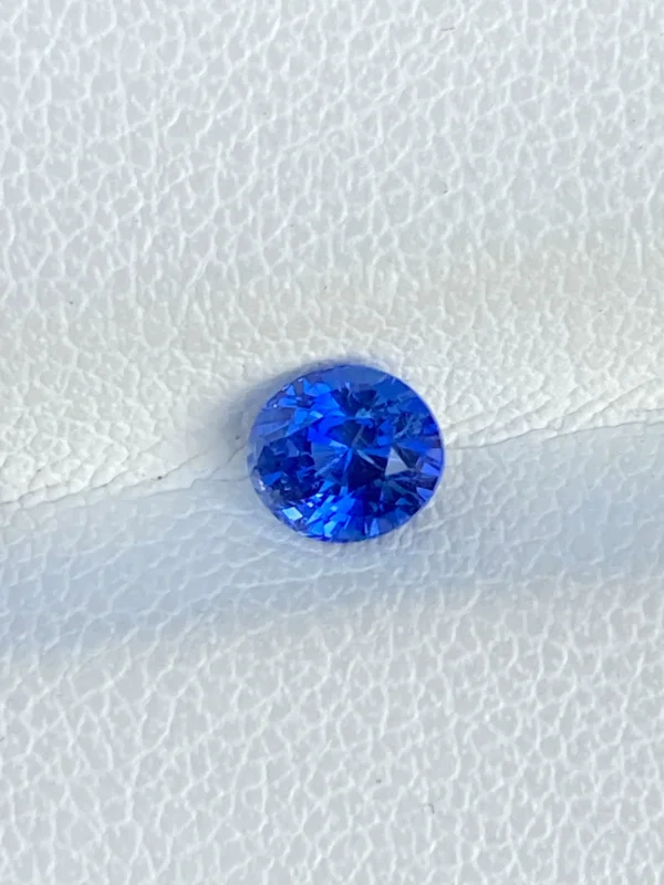 blue sapphire 0.68ct