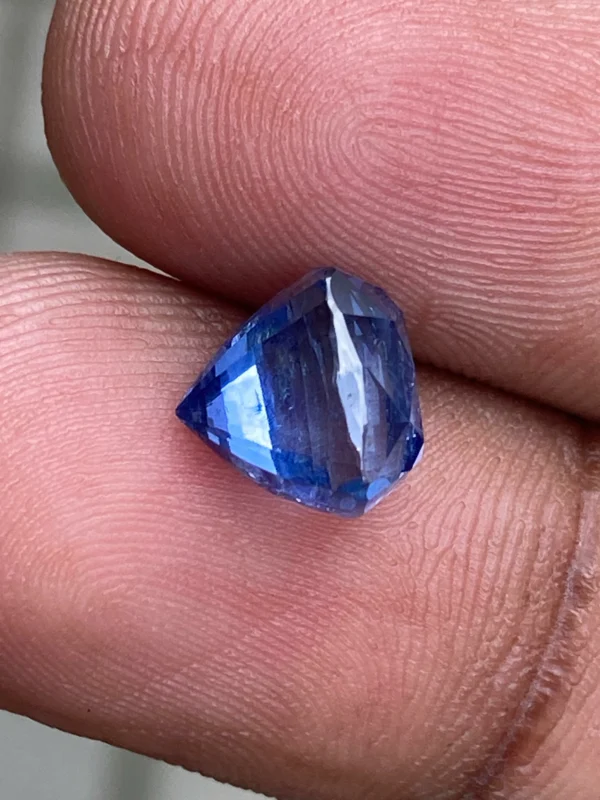 blue sapphire 3.03ct