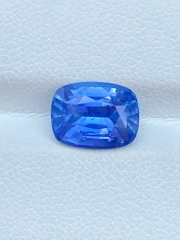 natural blue sapphire 4.11ct