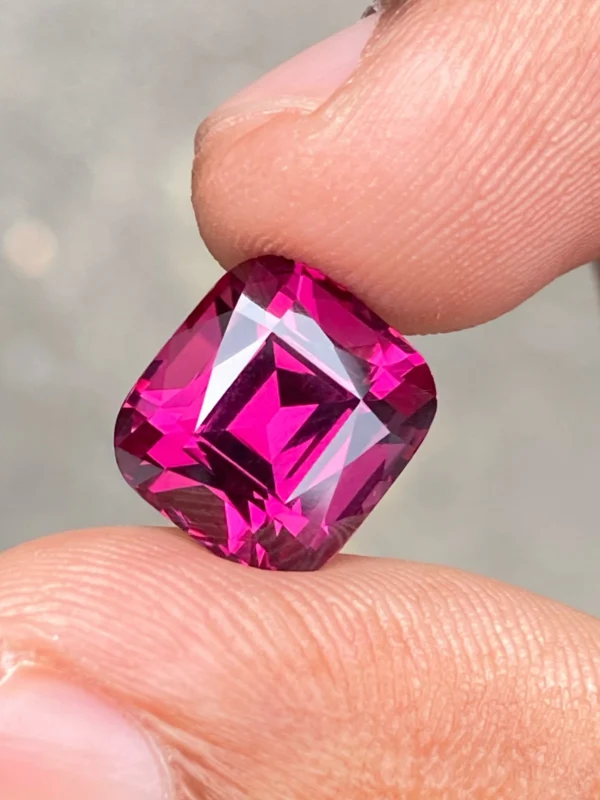 rhodolite garnet 7.10ct