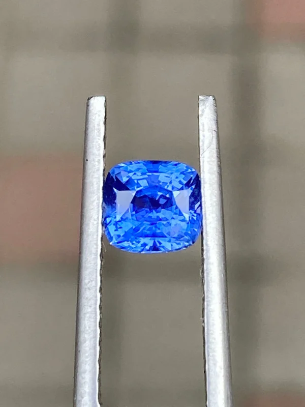 blue sapphire 1.06ct