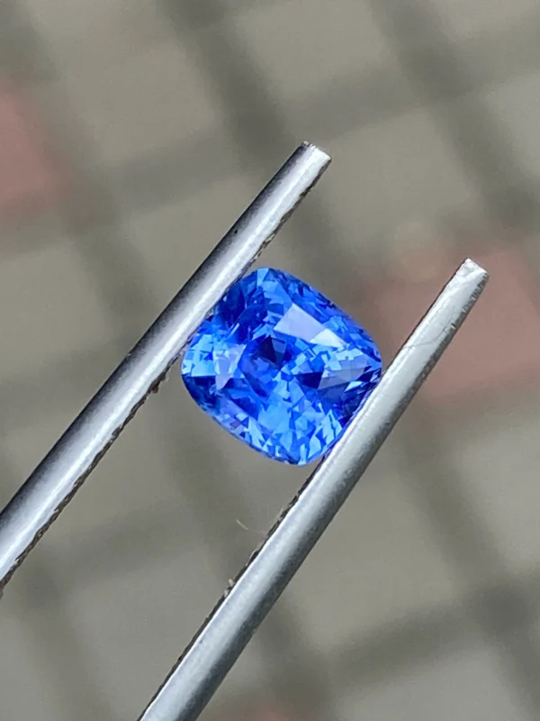 blue sapphire 1.06ct