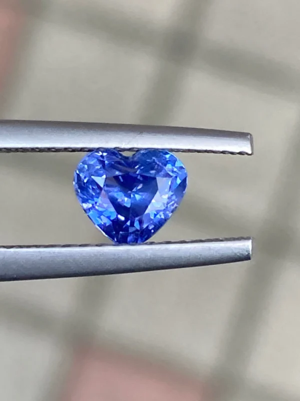 1.03ct unheated blue sapphire