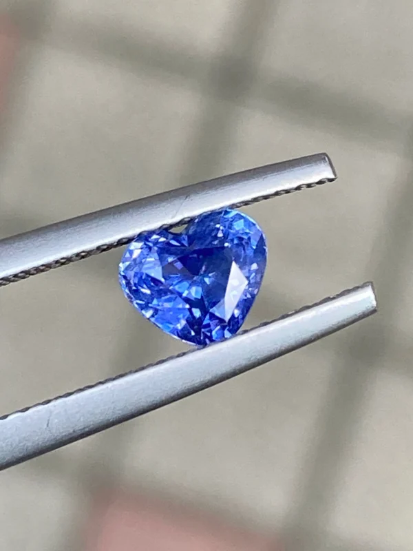 1.03ct unheated blue sapphire