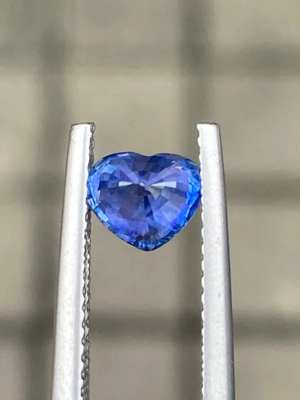 1.05ct heated blue sapphire