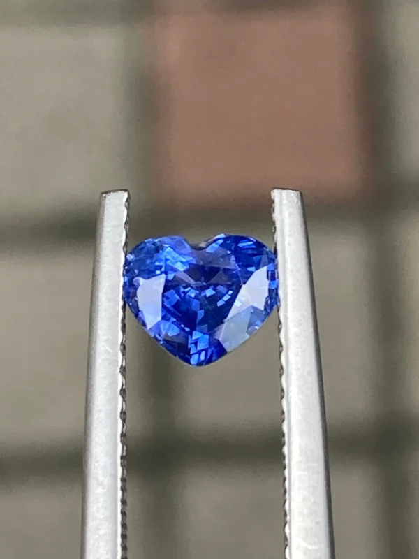 1.05ct heated blue sapphire