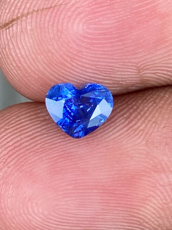 1.05ct heated blue sapphire