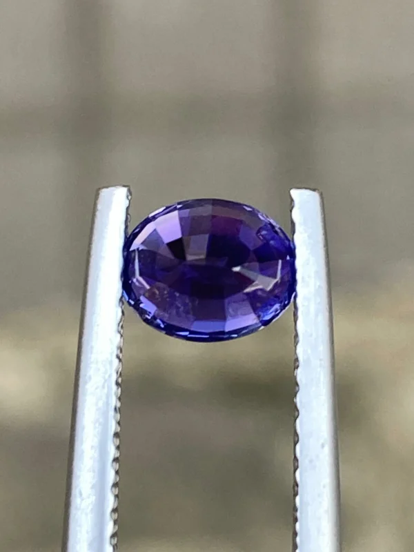 1.07ct color change sapphire