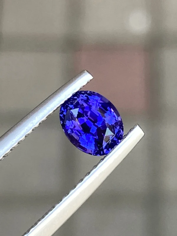1.07ct color change sapphire