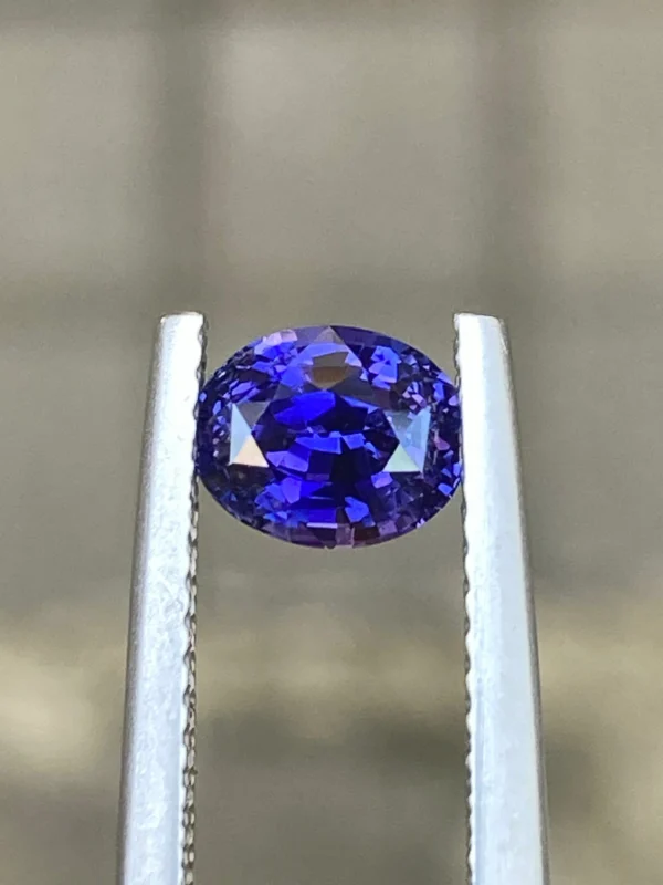 1.07ct color change sapphire