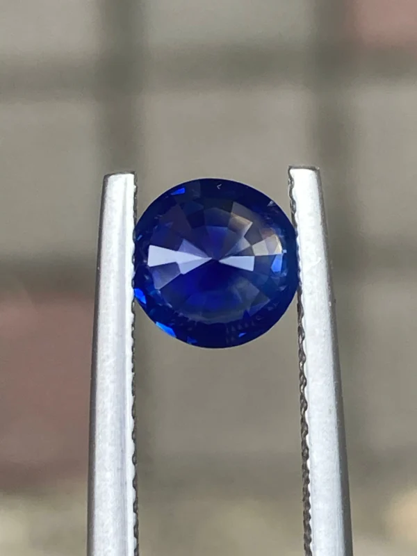 1.07ct heated blue sapphire