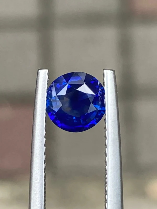 1.07ct heated blue sapphire
