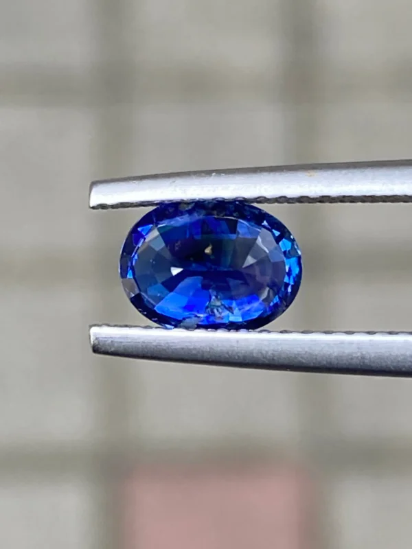 1.54ct royal blue sapphire