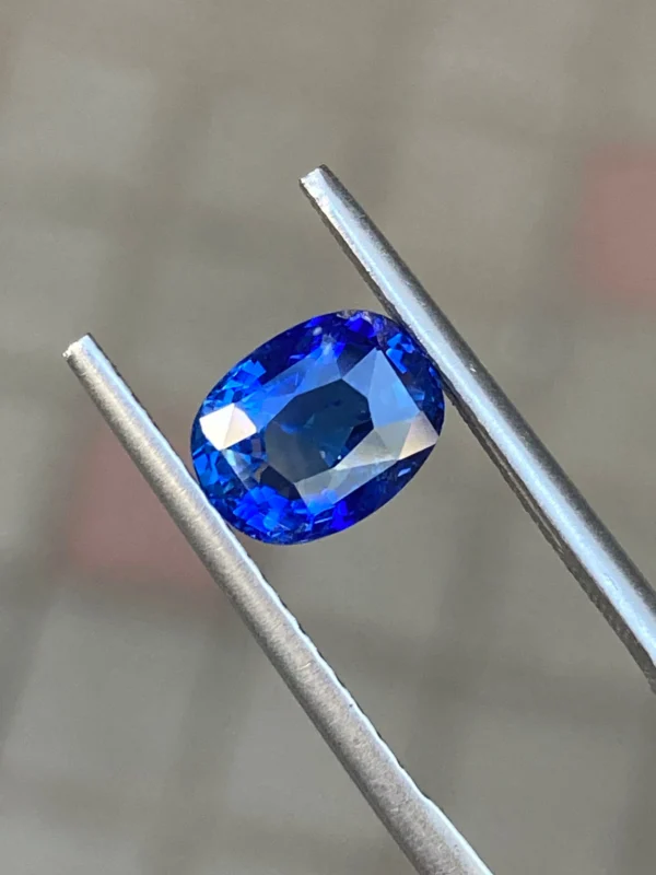 2.10ct royal blue sapphire