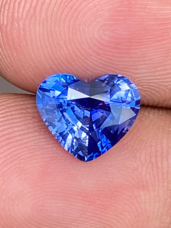 Heart shaped Ceylon blue sapphire 3.02ct size comparison view