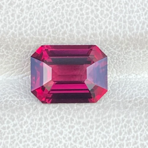 3.05ct natural rhodolite garnet vivid purplish red